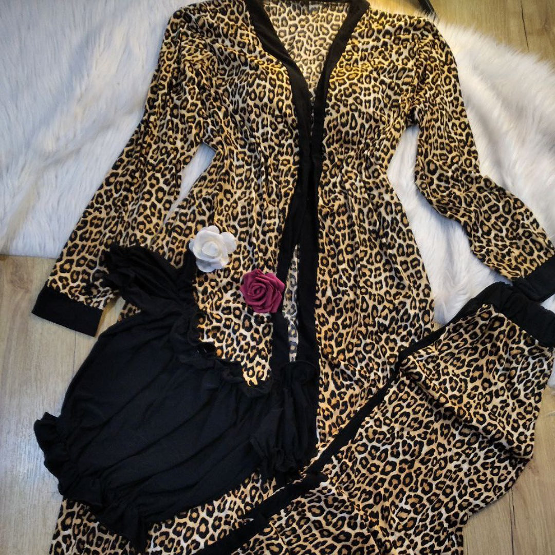 بجامة 4 قطع بطبعة النمر