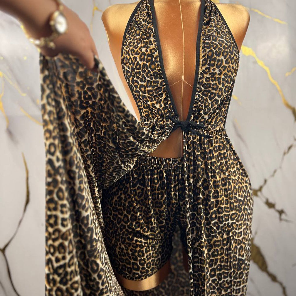 فستان نسائي بطبعة النمر