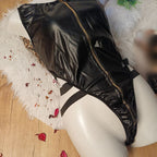 بادي سوت جلدي لامع