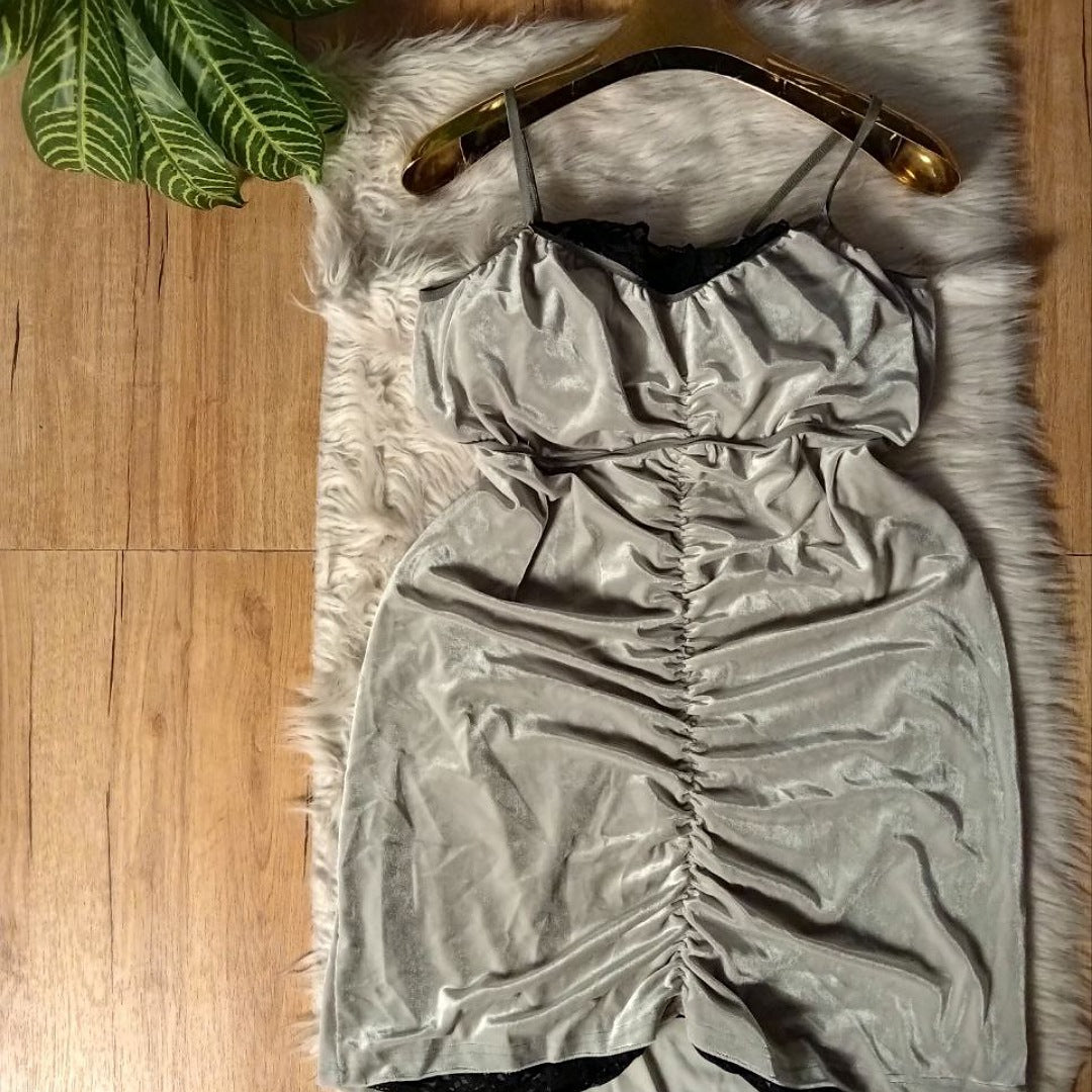 فستان قطيفة لاستيكي روعة