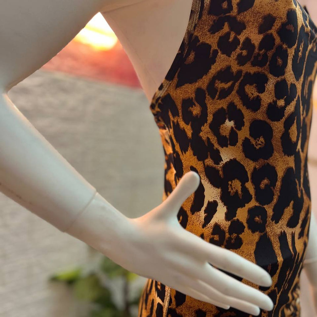 فستان سهرة بطبعة النمر