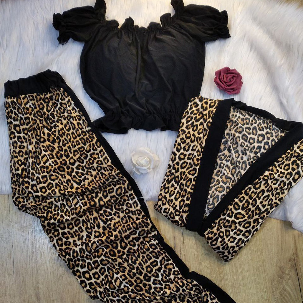 بجامة 4 قطع بطبعة النمر